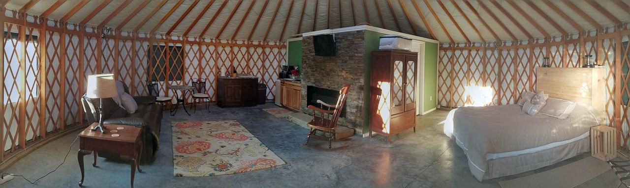 Yale Manor B&B & Yurt Glamping Exterior foto